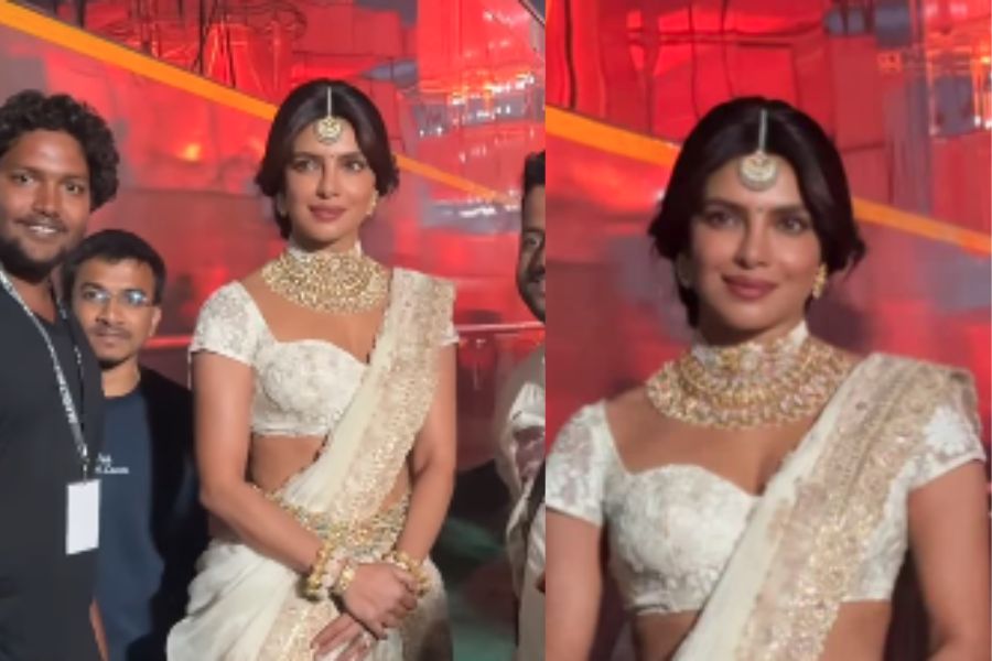 Priyanka Chopra’s Warm Gesture at ‘Varanasi’ Event Wins Over Fans and Paparazzi