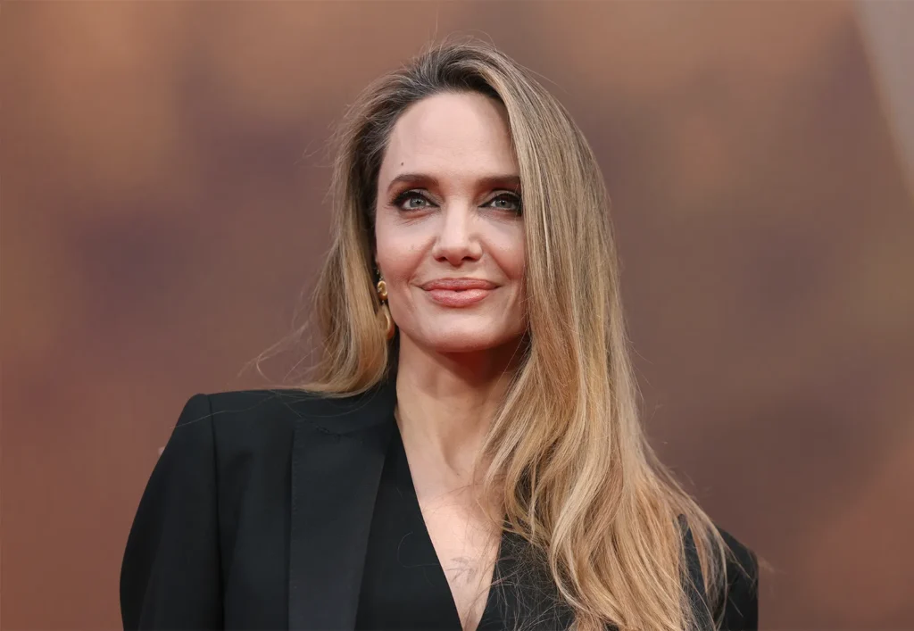 Angelina Jolie Reveals Mastectomy Scars on Time France Cover