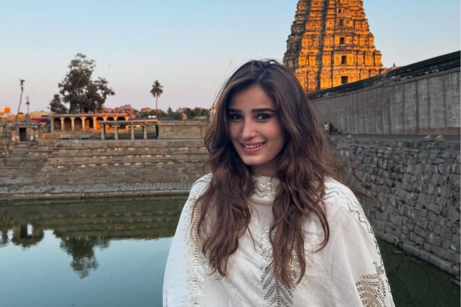 Rasha Thadani Offers ‘Chaap Tilak’ to Lord Shiva After Singing Debut