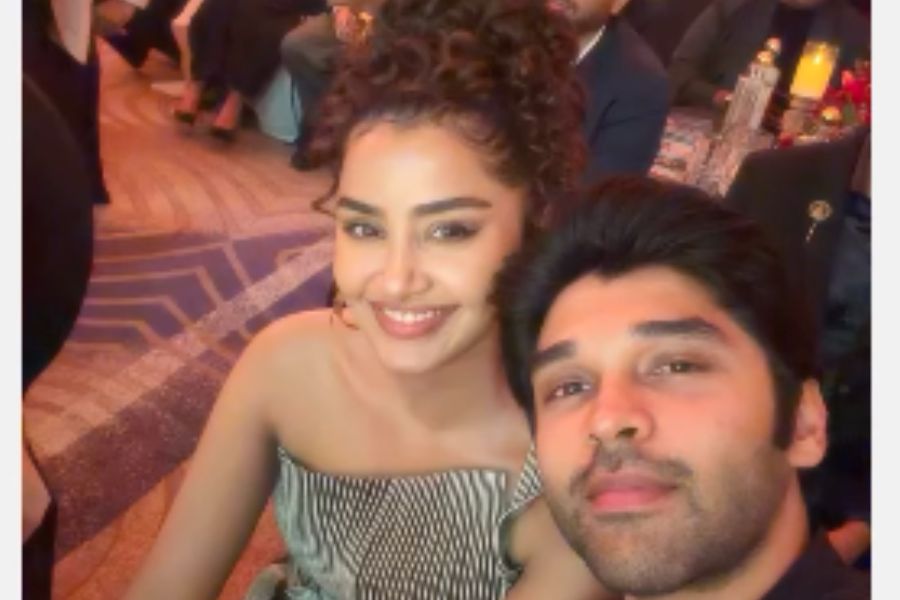 Dhruv Vikram–Anupama Parameswaran Dating Buzz Grows After Awards Show Moments Go Viral