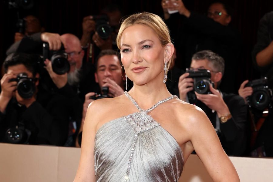 Kate Hudson Opens Up on Reinvention, Typecasting and Being Told She Was “Too Old” for Music