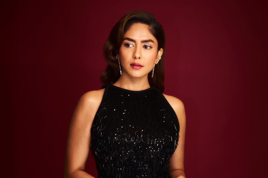 Mrunal Thakur Laughs Off Dhanush Wedding Rumours, Says “I’m Romancing the Camera”
