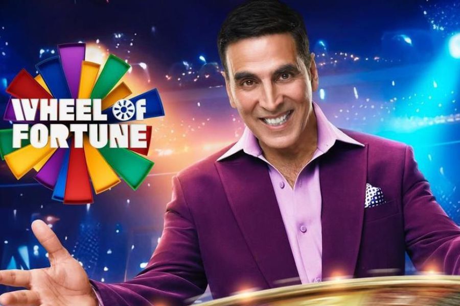 Akshay Kumar Left Speechless After Contestant’s Wife Makes ‘Girlfriend’ Request on Wheel of Fortune