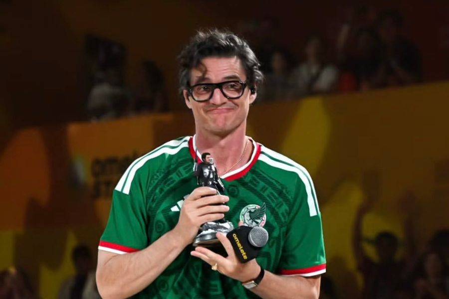 Pedro Pascal Gets Emotional as The Mandalorian & Grogu Heads to Big Screen, Fans Cheer at CCXP Mexico