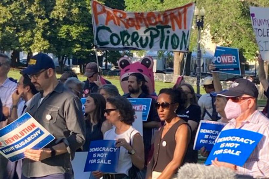 Trump Joins Paramount Dinner as Media Merger Sparks Protests in Washington