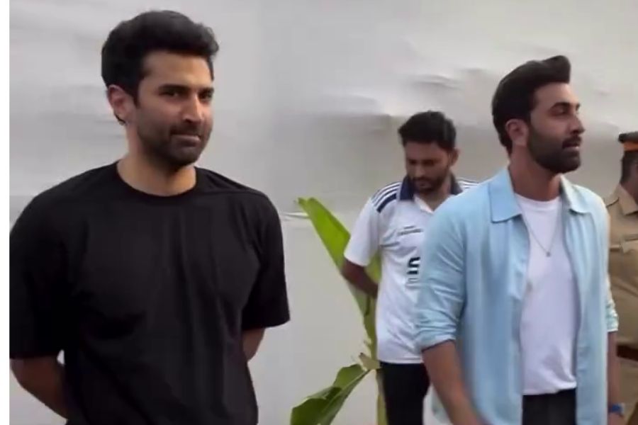 Ranbir Kapoor Dodges Photo With Aditya Roy Kapur, Fans Say ‘Bunny-Avi Energy Is Back’